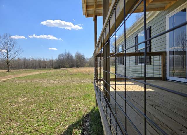 Property at 138 Split Rock Trl, Paris, TN 38242, 3 beds, 2 baths