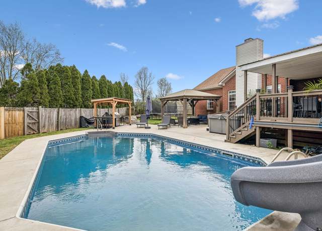 Property at 113 Bell Grove Dr, Columbia, TN 38401, 4 beds, 2 baths
