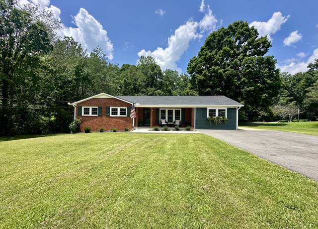 Property at 1493 Highway 100, Centerville, TN 37033, 4 beds, 3 baths