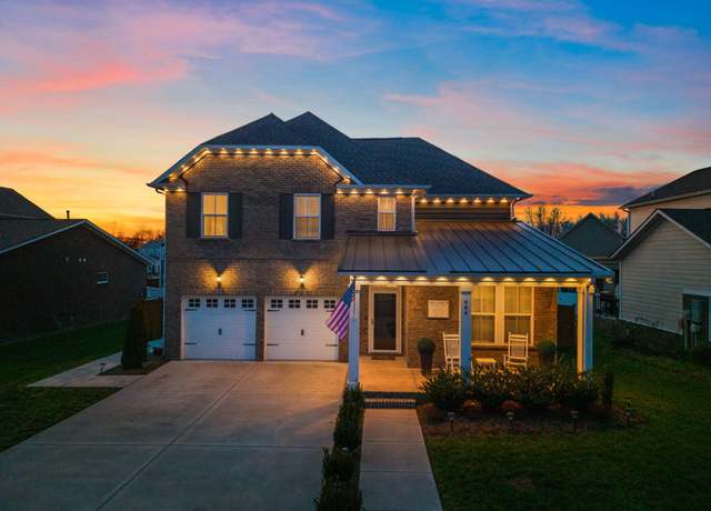 Property at 664 Nottingham Ave, Hendersonville, TN 37075, 4 beds, 3.5 baths