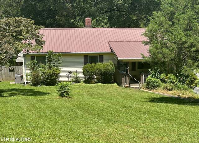 Property at 2705 Rifle Range Dr, Knoxville, TN 37918, 3 beds, 2 baths