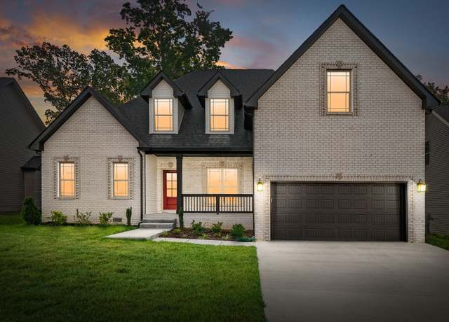 Property at 586 Alicia Dr, Clarksville, TN 37043, 4 beds, 2.5 baths
