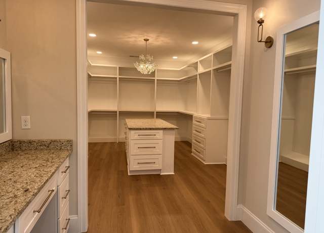 Property at 1168 N Franklin Ave, Cookeville, TN 38501, 6 beds, 4.5 baths