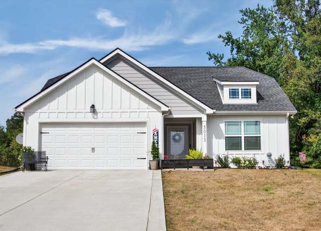 Property at 3013 Longview Ct, Dickson, TN 37055, 3 beds, 2 baths