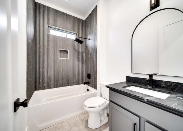 Property at 1708 17th Ave N Unit B, Nashville, TN 37208, 4 beds, 3 baths