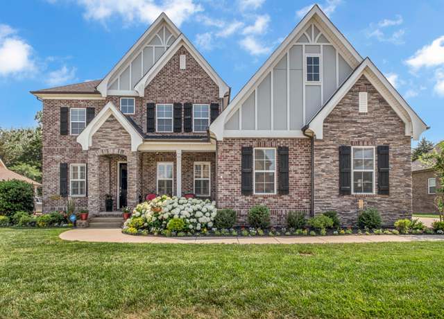 Property at 1041 Montrose Dr, Gallatin, TN 37066, 4 beds, 3 baths
