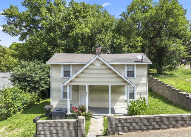Property at 513 E 9th St, Columbia, TN 38401, 3 beds, 2 baths