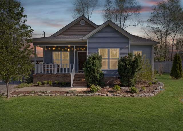Property at 522 Broadview St, Chapel Hill, TN 37034, 3 beds, 2 baths