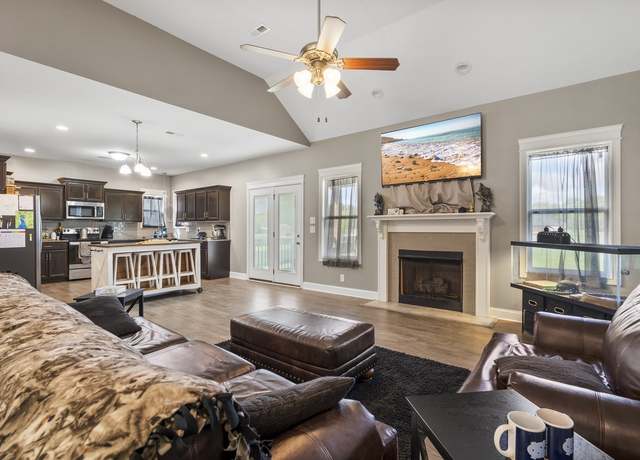 Property at 2950 Jim Taylor Rd, Woodlawn, TN 37191, 4 beds, 3 baths