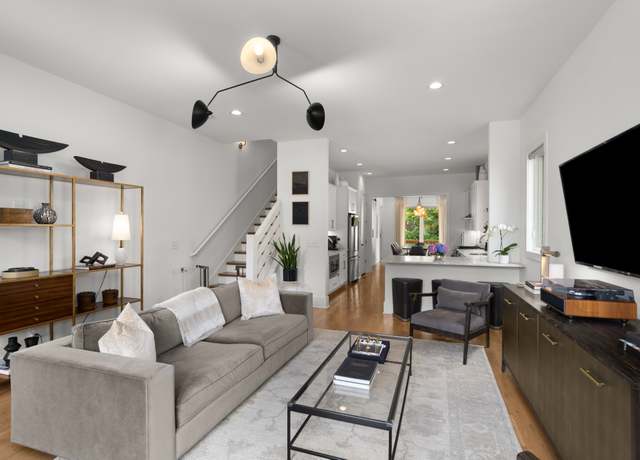 Property at 751B Lynwood Ave, Nashville, TN 37203, 3 beds, 3.5 baths