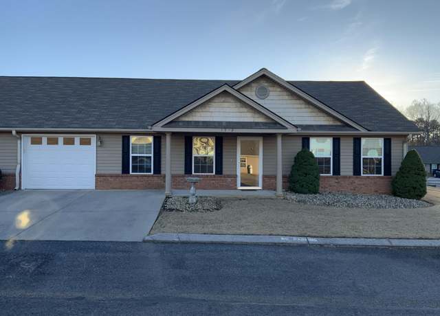 Property at 1702 Cedar Creek Dr, Rossville, GA 30741, 3 beds, 2 baths