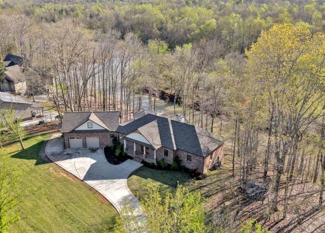 Property at 1017 Cliff View Dr N, Kingston Springs, TN 37082, 4 beds, 3 baths