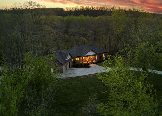 Property at 1017 Cliff View Dr N, Kingston Springs, TN 37082, 4 beds, 3 baths