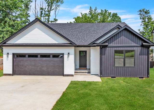 Property at 272 Edmondson Ferry Rd, Clarksville, TN 37040, 3 beds, 2 baths