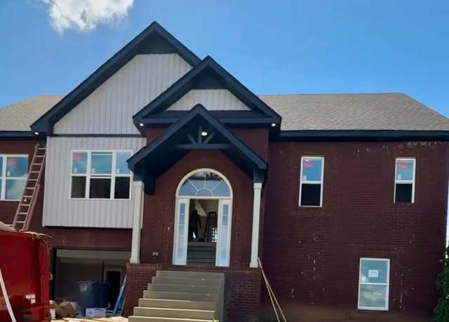 Property at 1796 Arrowhead Ct, Clarksville, TN 37042, 5 beds, 3 baths