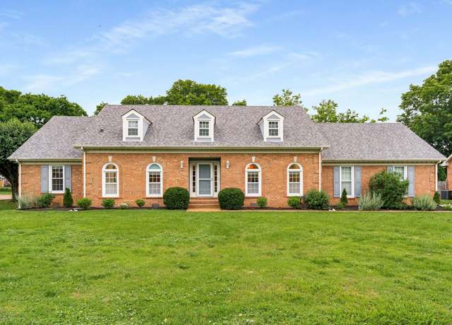 Property at 231 Connie Dr, Hendersonville, TN 37075, 3 beds, 2 baths