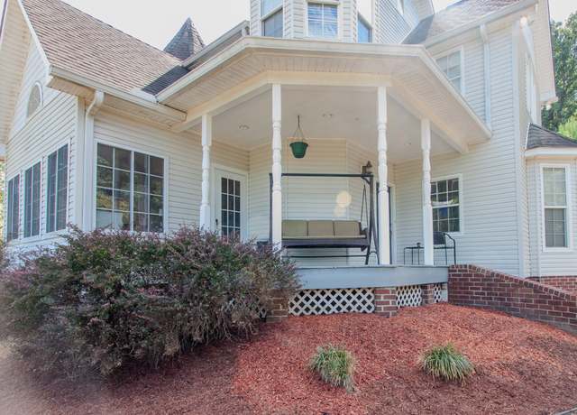 Property at 206 Collier Ave, Waverly, TN 37185, 4 beds, 2.5 baths