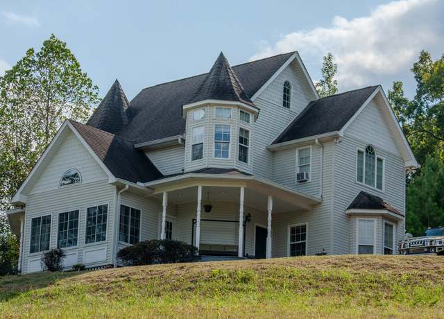 Property at 206 Collier Ave, Waverly, TN 37185, 4 beds, 2.5 baths