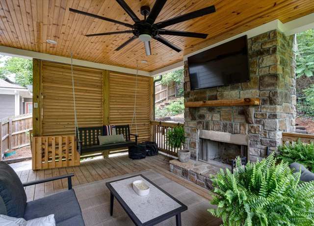 Property at 500 Beck Ave, Chattanooga, TN 37405, 3 beds, 2.5 baths