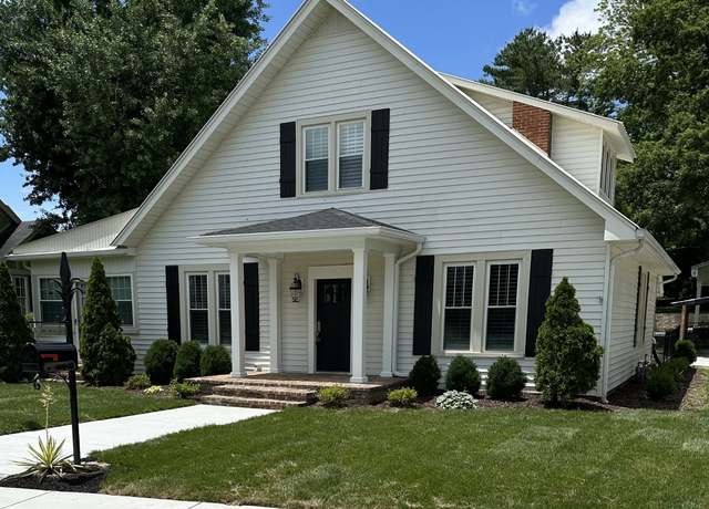 Property at 105 Ross Ave, Mcminnville, TN 37110, 4 beds, 2.5 baths