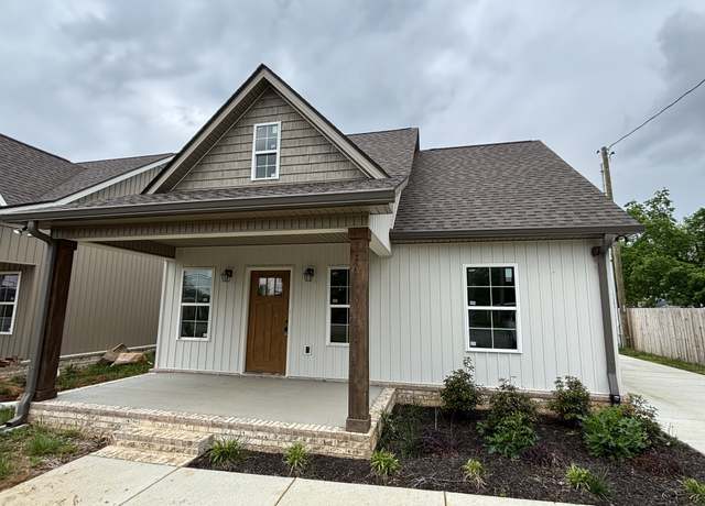 Property at 692 Castle Heights Ave, Lebanon, TN 37087, 3 beds, 2 baths