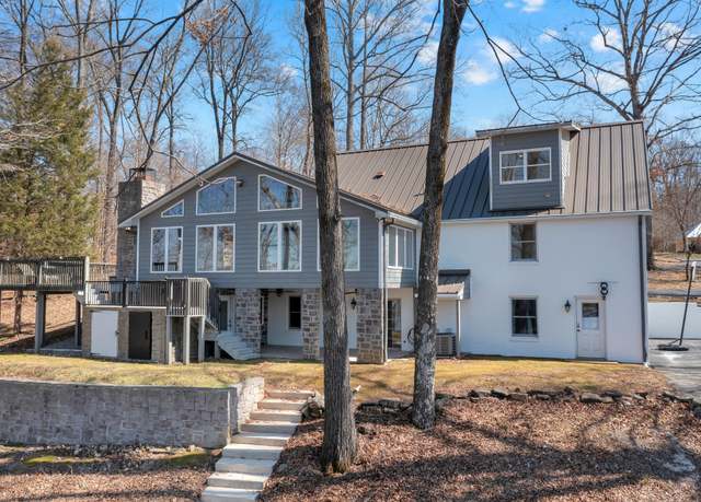Property at 130 Phillips Dr, Winchester, TN 37398, 3 beds, 4.5 baths