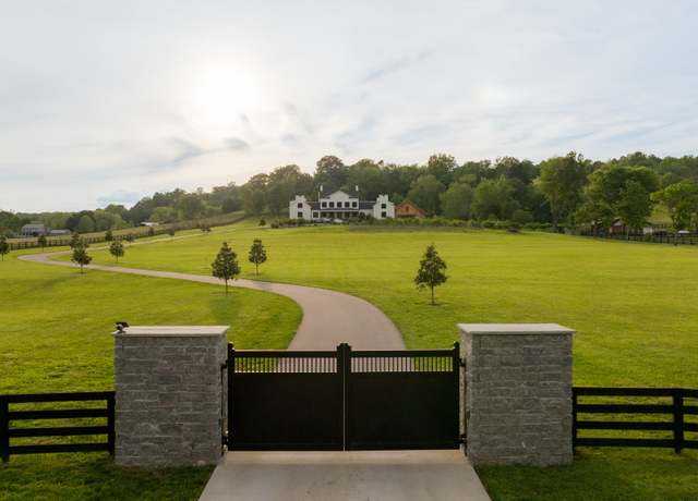 Property at 5495 Leipers Creek Rd, Franklin, TN 37064, 5 beds, 6 baths