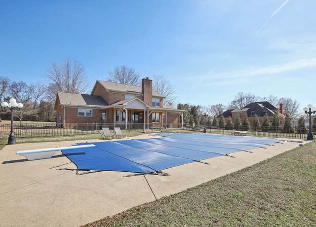 Property at 521 General Kershaw Dr, Old Hickory, TN 37138, 4 beds, 2.5 baths