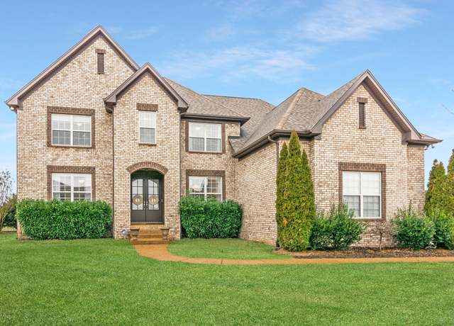 Property at 115 Riverbirch Ln, Hendersonville, TN 37075, 4 beds, 4 baths