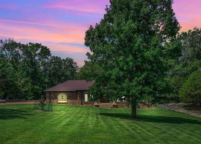Property at 262 Forest Trl, Brentwood, TN 37027, 3 beds, 2 baths