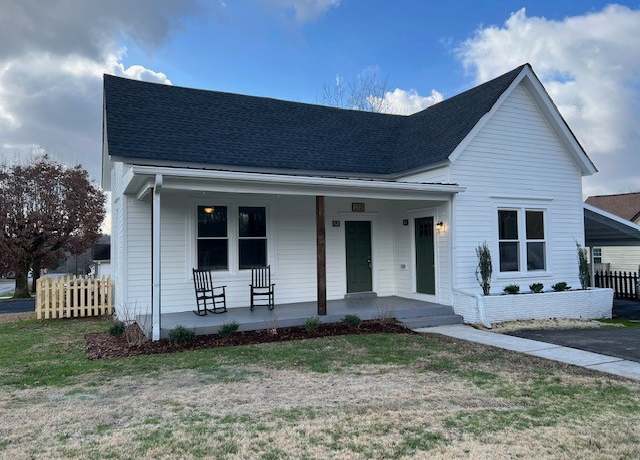 Property at 212 3rd Ave, Columbia, TN 38401, 4 beds, 2.5 baths