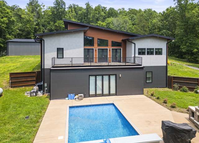 Property at 349 Chipman Rd, Bethpage, TN 37022, 2 beds, 2.5 baths