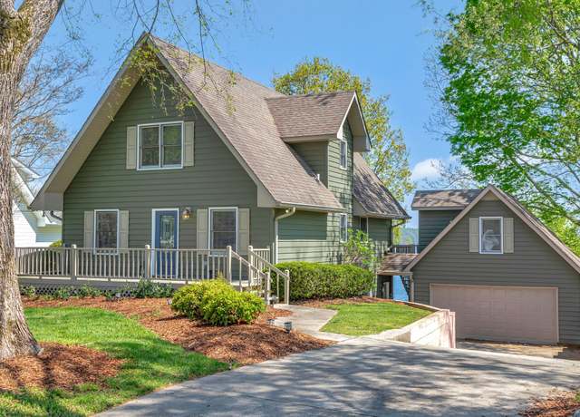 Property at 668 Bluff Dr, Winchester, TN 37398, 2 beds, 2.5 baths