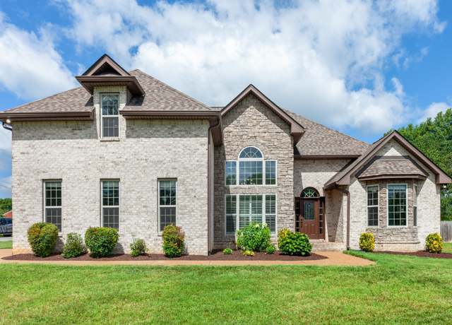 Property at 701 Vanview Dr, Lebanon, TN 37087, 4 beds, 3 baths