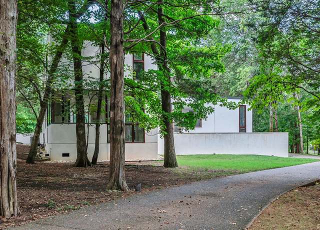 Property at 6204 Hillsboro Pike, Nashville, TN 37215, 3 beds, 2.5 baths