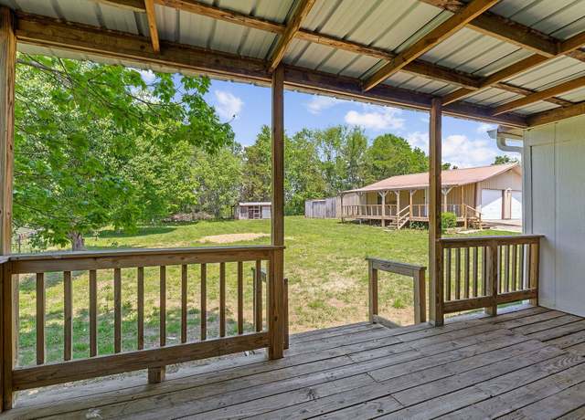 Property at 128 Meridian Dr, Smithville, TN 37166, 3 beds, 2 baths
