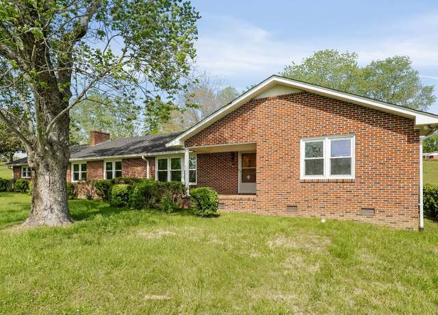 Property at 3360 Smithville Hwy, Mcminnville, TN 37110, 3 beds, 2.5 baths