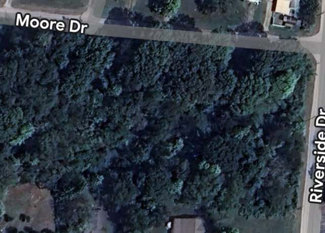 Property at 913 Riverside Dr, Columbia, TN 38401