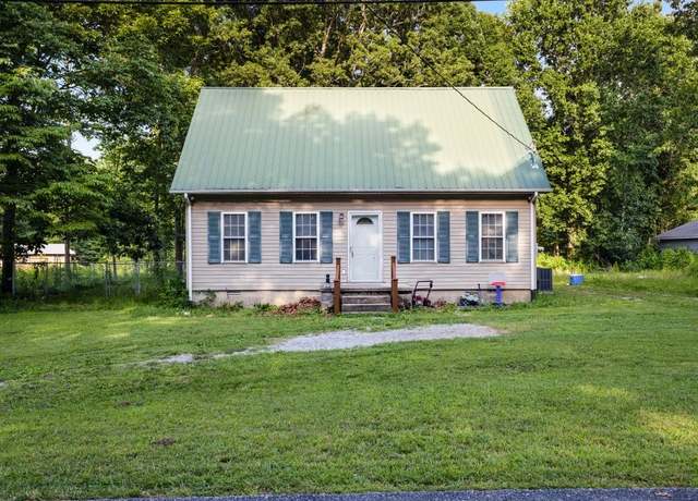 Property at 1255 Washington St, Sparta, TN 38583, 3 beds, 2.5 baths