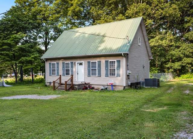 Property at 1255 Washington St, Sparta, TN 38583, 3 beds, 2.5 baths