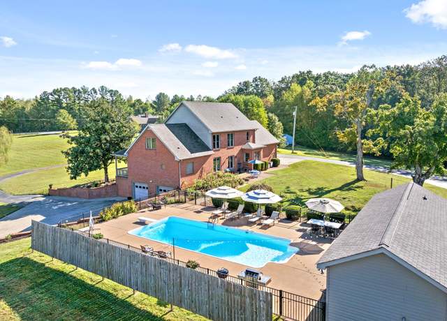 Property at 2264 Lock B Rd N, Clarksville, TN 37043, 4 beds, 4.5 baths