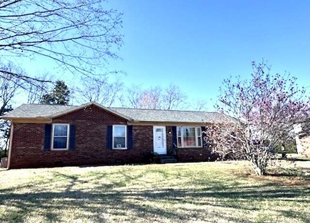Property at 2601 Birdsong Ave, Murfreesboro, TN 37129, 3 beds, 1.5 baths