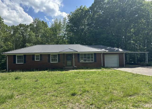 Property at 370 Wolfe Blvd, Erin, TN 37061, 3 beds, 1.5 baths