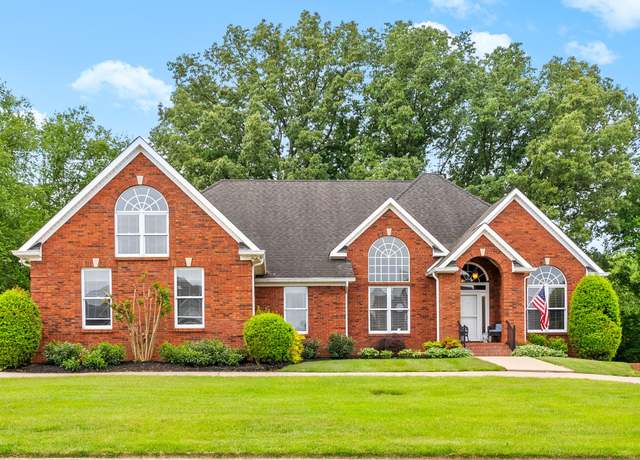 Property at 411 Lake Pointe Dr, Clarksville, TN 37043, 3 beds, 3 baths