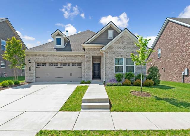 Property at 366 Triple Crown Cir, Gallatin, TN 37066, 3 beds, 2 baths