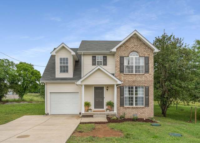 Property at 230 Breeze Dr, Murfreesboro, TN 37129, 3 beds, 2.5 baths