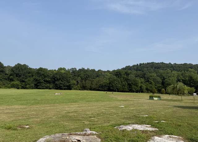 Property at 2700 W Saulsbury Rd, Lebanon, TN 37090, 3 beds, 2 baths