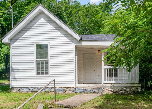 Property at 1018 Bridge St, Columbia, TN 38401, 3 beds, 1 bath