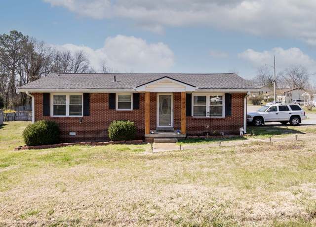 Property at 900 Landers St, Shelbyville, TN 37160, 2 beds, 1.5 baths