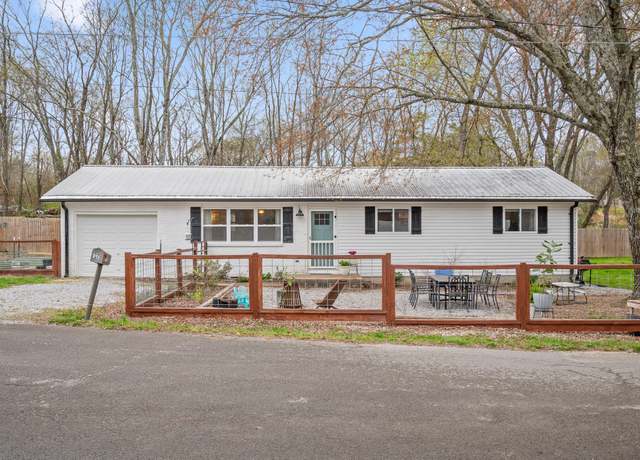Property at 17 Reece St, Rossville, GA 30741, 3 beds, 1.5 baths